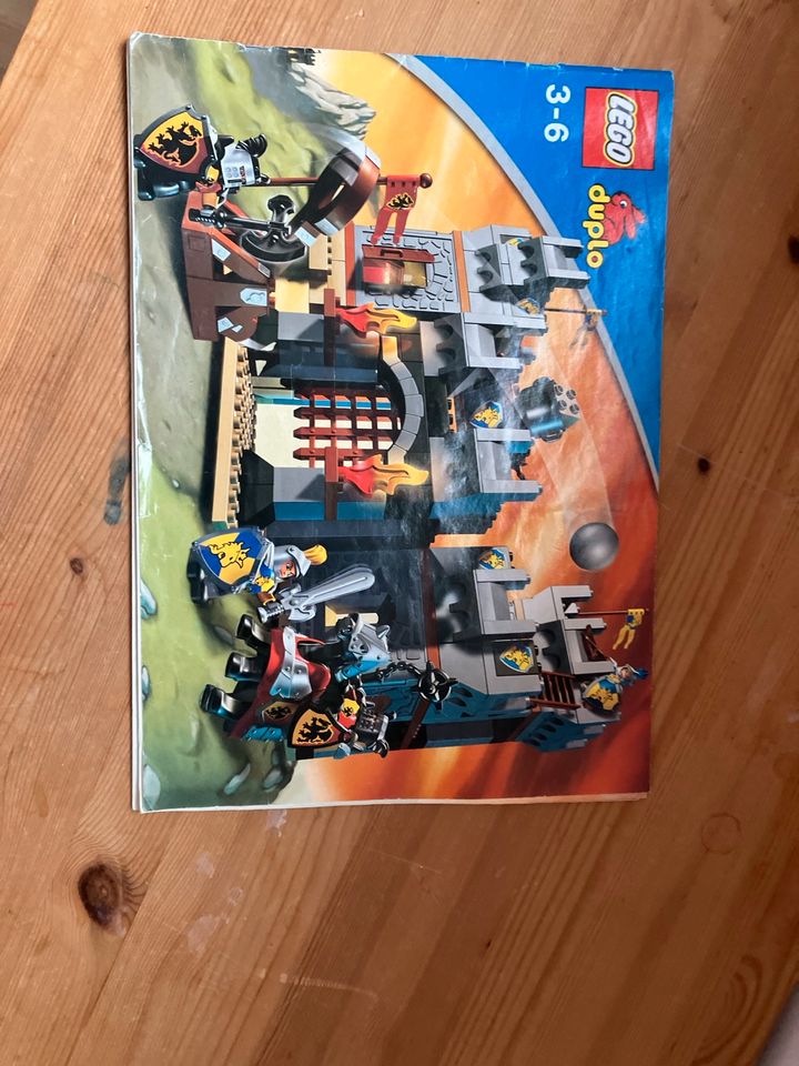 Lego Duplo Ritterburg 4777 + 4776 Drachenburg mit Anleitung in Zweenfurth