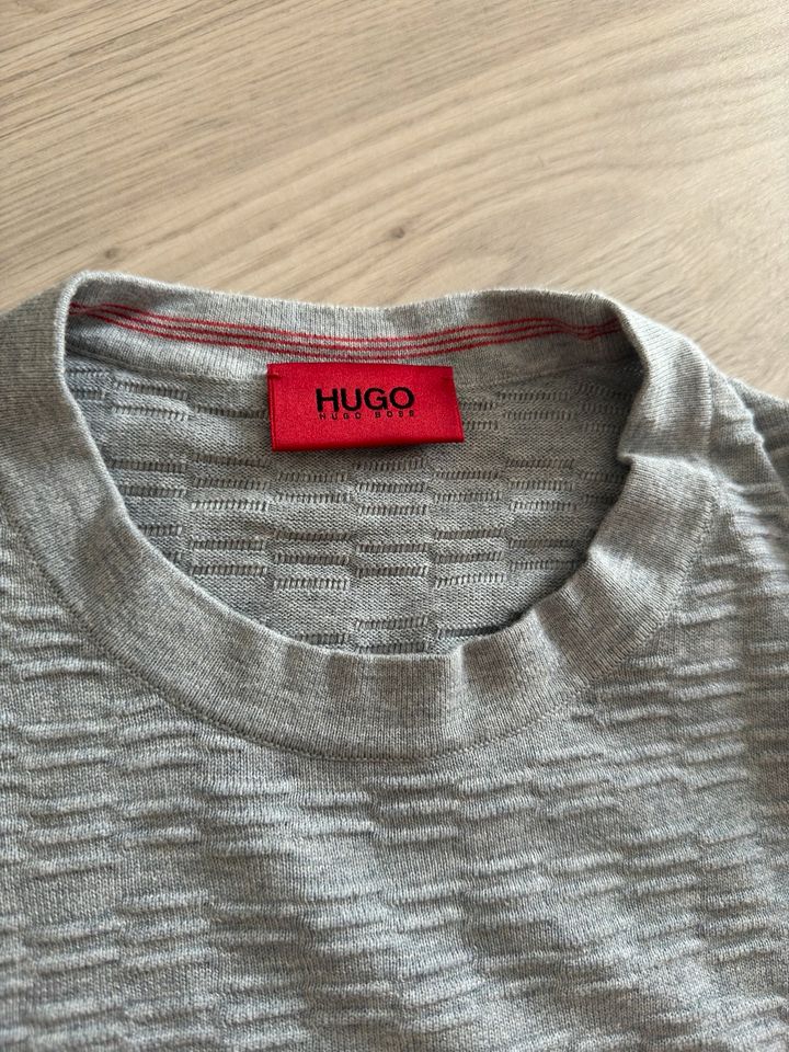 Hugo Boss Pullover Gr. M in Plaidt