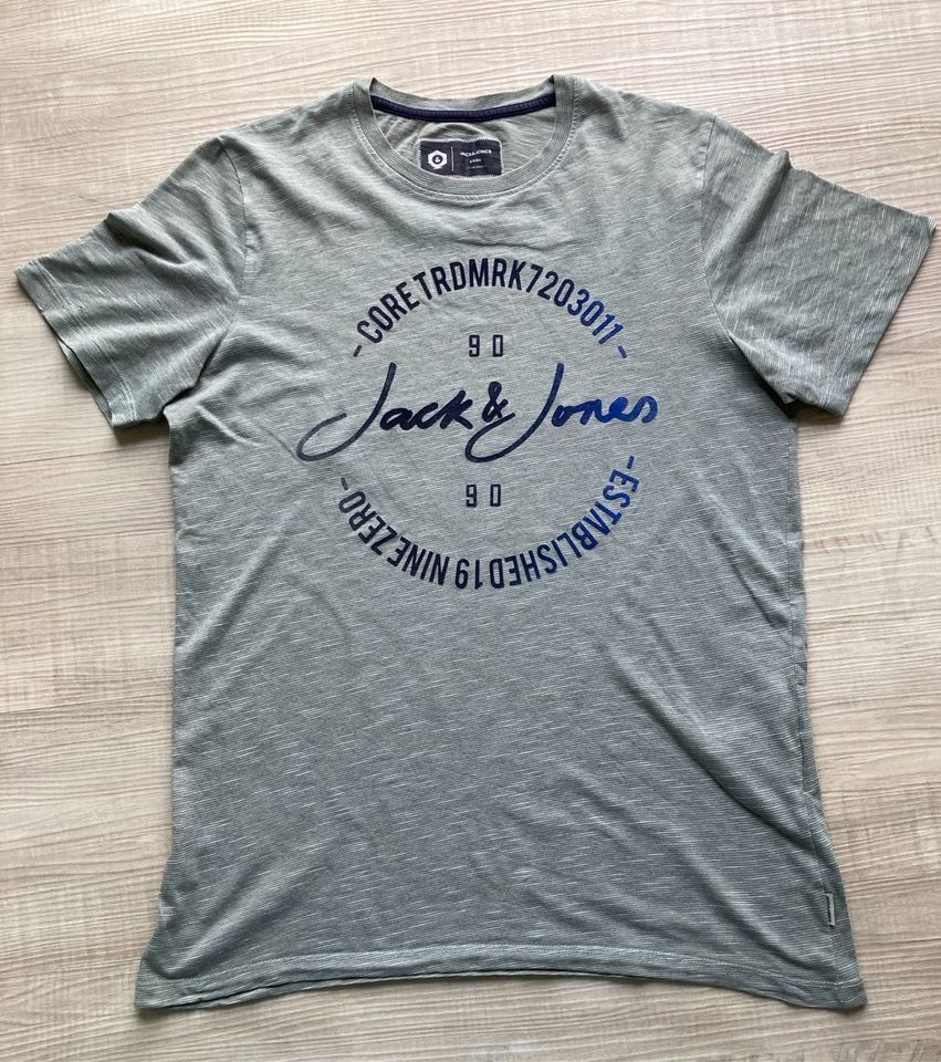 T-Shirt grün von Jack & Jones Gr. M in Oppenheim