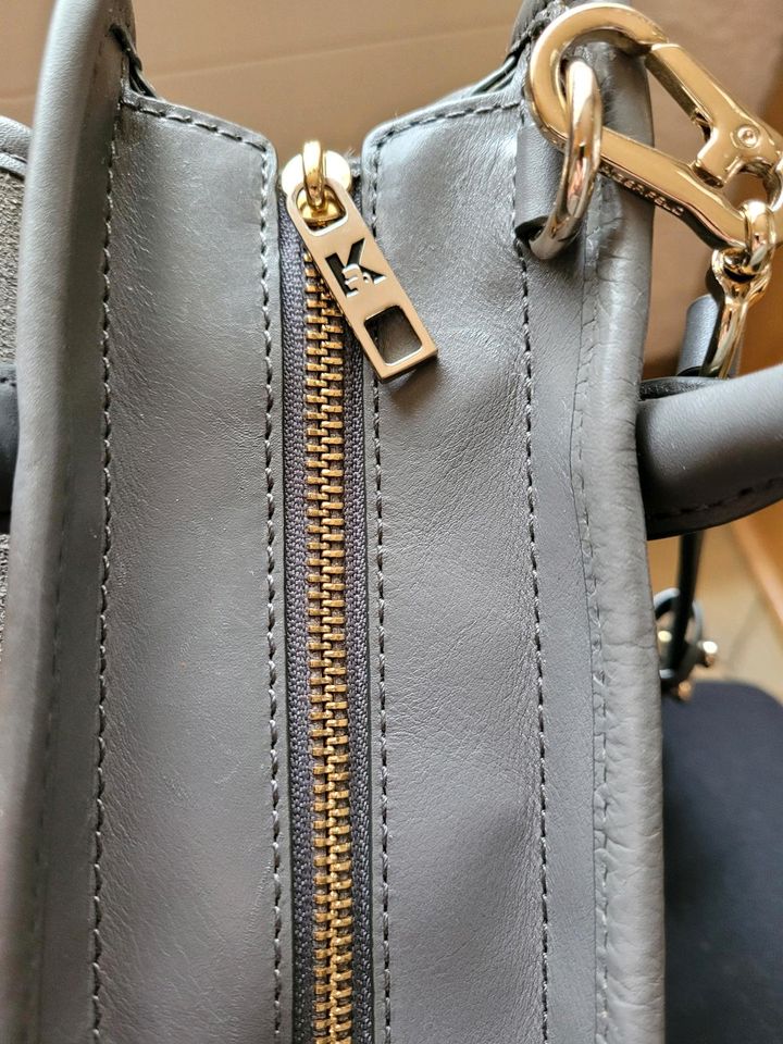 Handtasche Tasche von Karl Lagerfeld grau Leder Echtleder in Sulzbach (Saar)