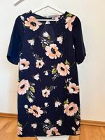 Neuwertig: Süßes Sommerkleid Kleid Anna Field Blau Blumen 34 XS Hessen - Bad Vilbel Vorschau