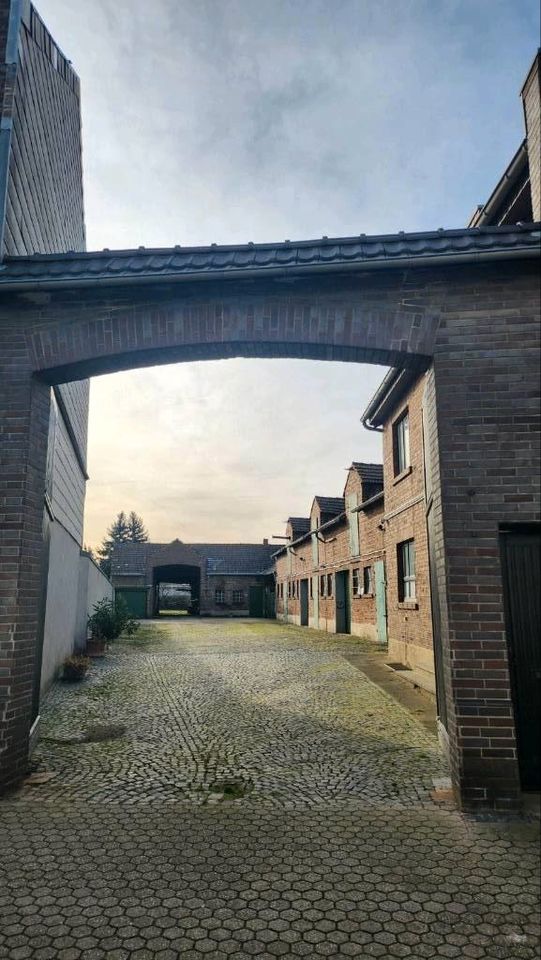 Ehemaliger Bauernhof mit Wohnhaus-Scheune-Stallungen-Remise + 513qm erschlossenes Bauland mitten in Birkesdorf in Düren