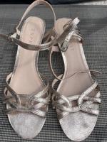 Sandalen mit Absatz von Esprit Gr. 38 - Gold Brandenburg - Falkensee Vorschau