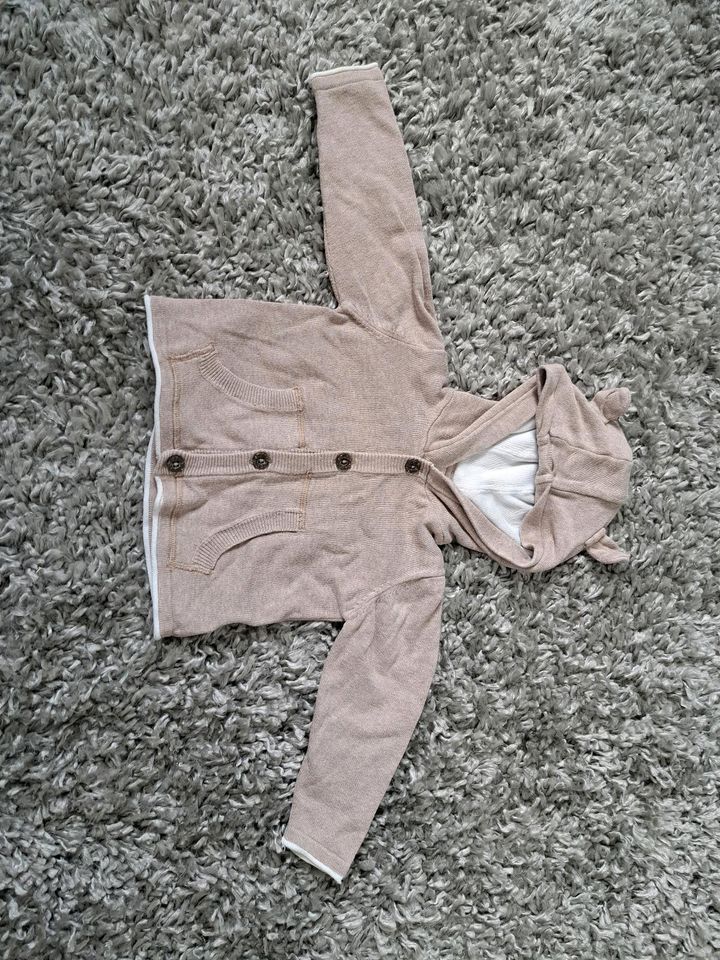 Babysachen Gr. 62/68, Kleidungspaket, Kurze Hosen, Strickjacke in Schildau