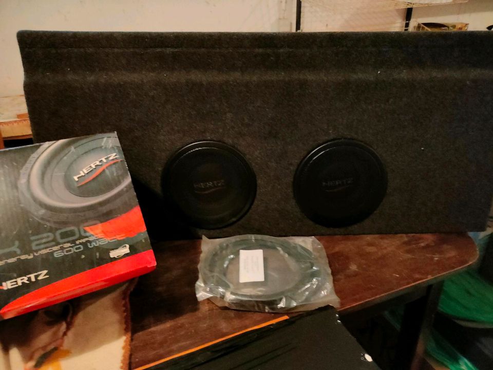 Hertz Sub HX 200 x 2 W - Doppel "kleines Biest" - Top-Einzelstück in Sinzheim