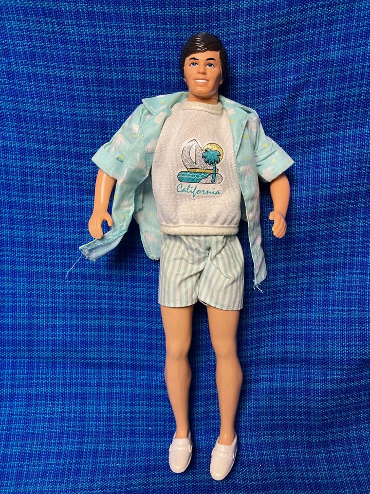 Barbie Ken Crystal Ken Vintage mit Kleidung für Ken in Hamburg