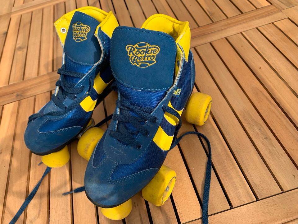 Retro Rookie Rollschuhe Blau 37 in Potsdam