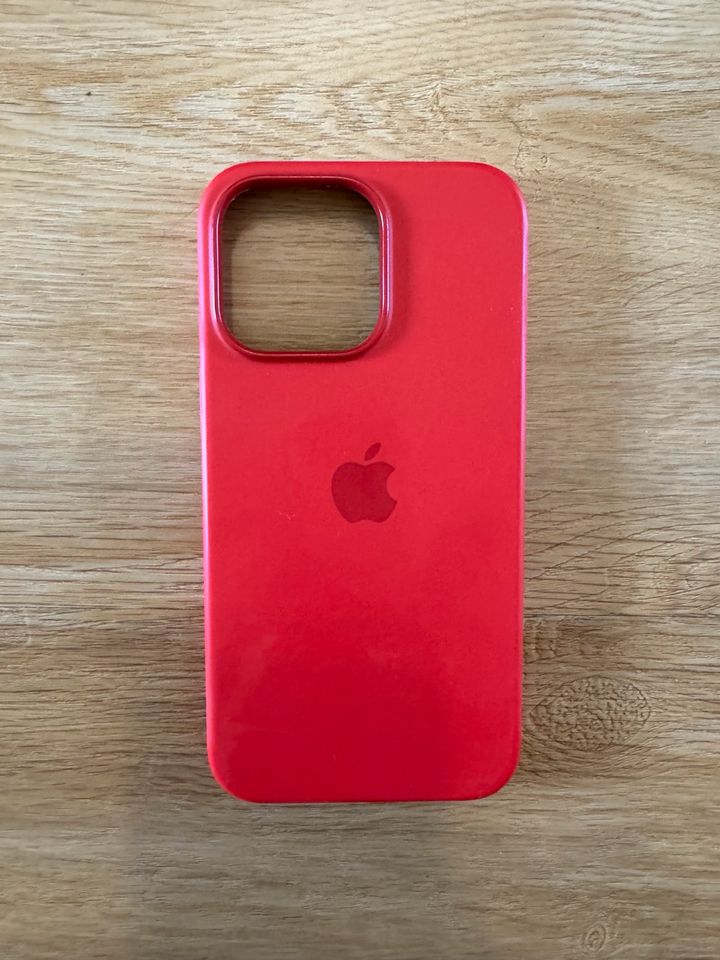 Handyhülle iPhone 13 Pro Apple Silikon Original Rot (gebraucht!) in Kiel