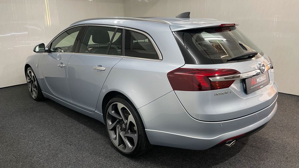 Opel Insignia Sports Tourer 2,0 CDTI Automatik "OPC Line" in Wermelskirchen