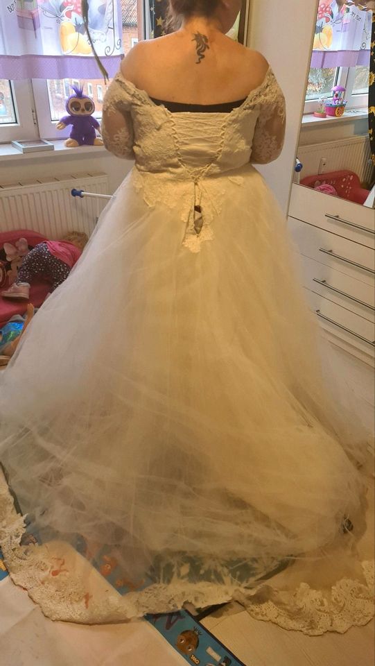 Hochzeitskleid gr 48-50 in Geesthacht