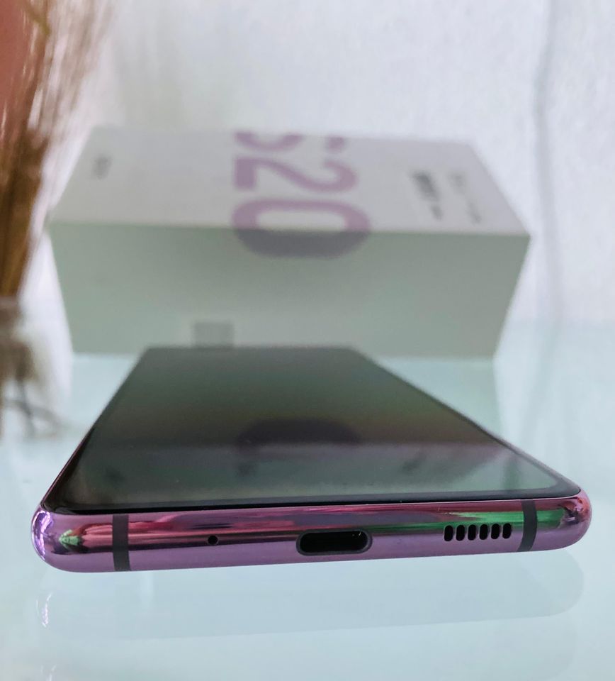 Samsung S20 FE 128GB  WIE NEU  Farbe „Lavender“ in Dresden