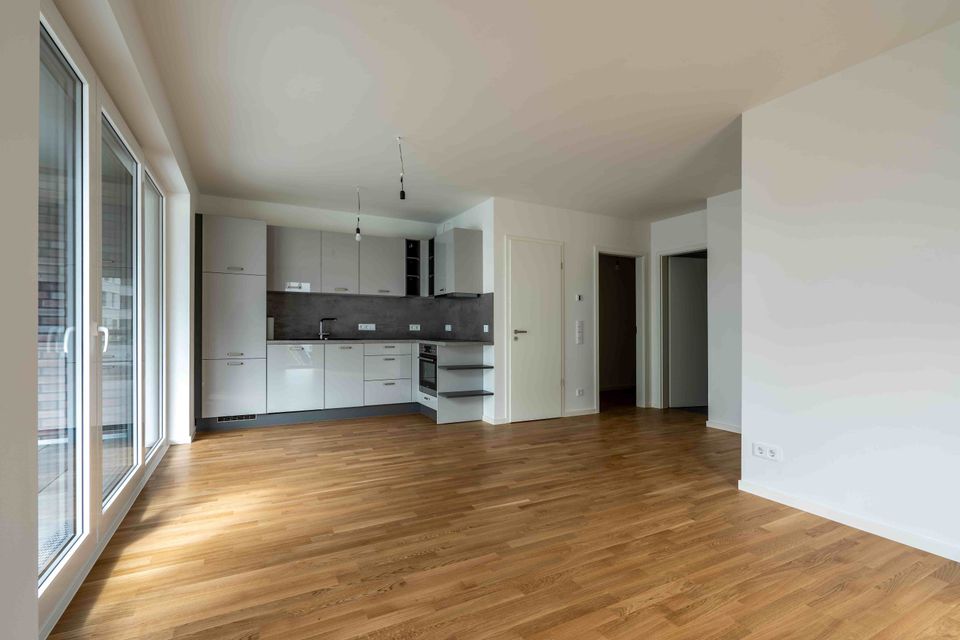 Neuwertig & Modern + 2-Zimmer * EBK * TG-Stellplatz * Loggia 12m² * Parkett in Wolfsburg