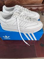 NEU Adidas Super Sleek weiß Gr. 42 im Originalkarton Berlin - Biesdorf Vorschau