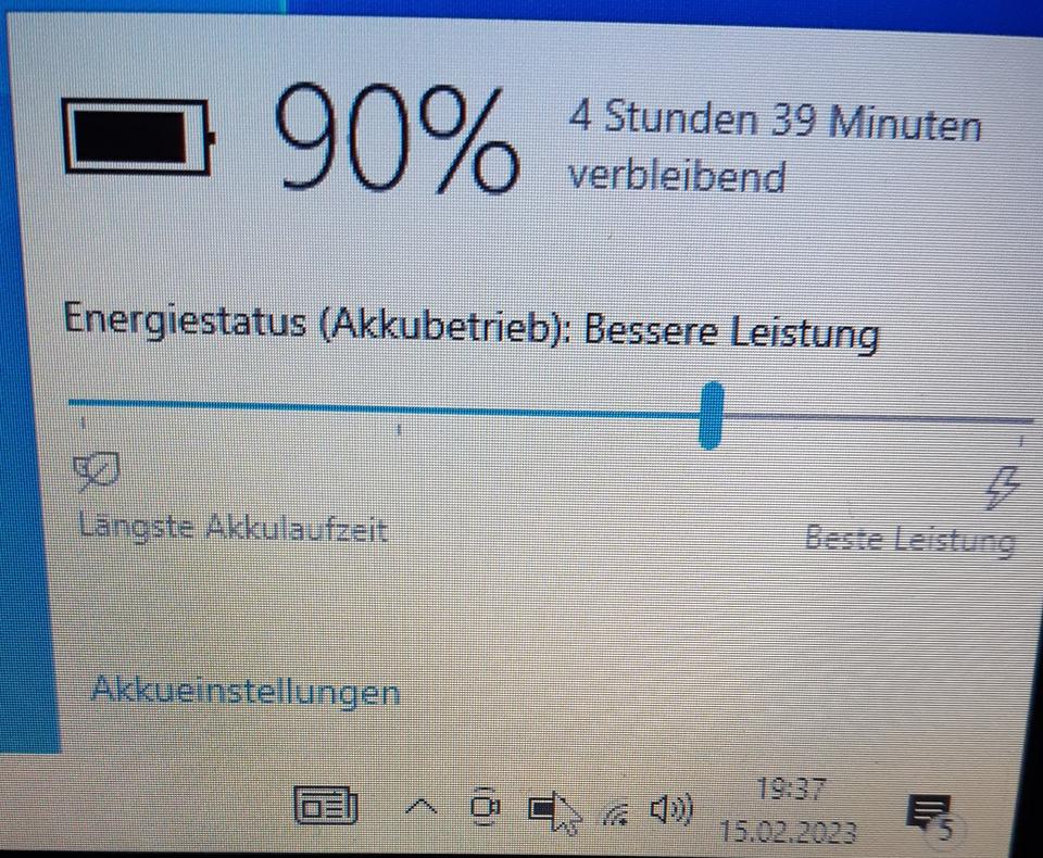 DELL INSPIRON 15 3878 l 15,6 Zoll I 4GB RAM l Intel i3 1,7 GHz in Leverkusen
