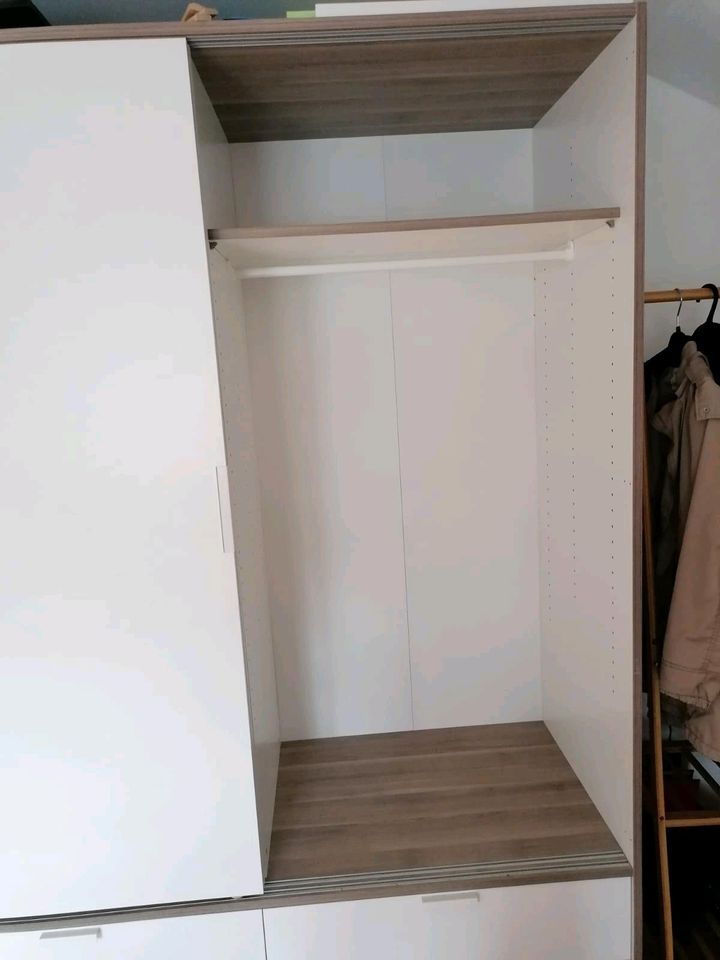 Kleiderschrank von Ikea (Abholen Ainring!) in Ainring