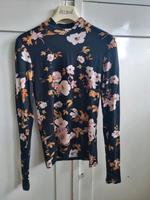 Geblümtes langarmshirt grösse xs amiisu Bayern - Bamberg Vorschau