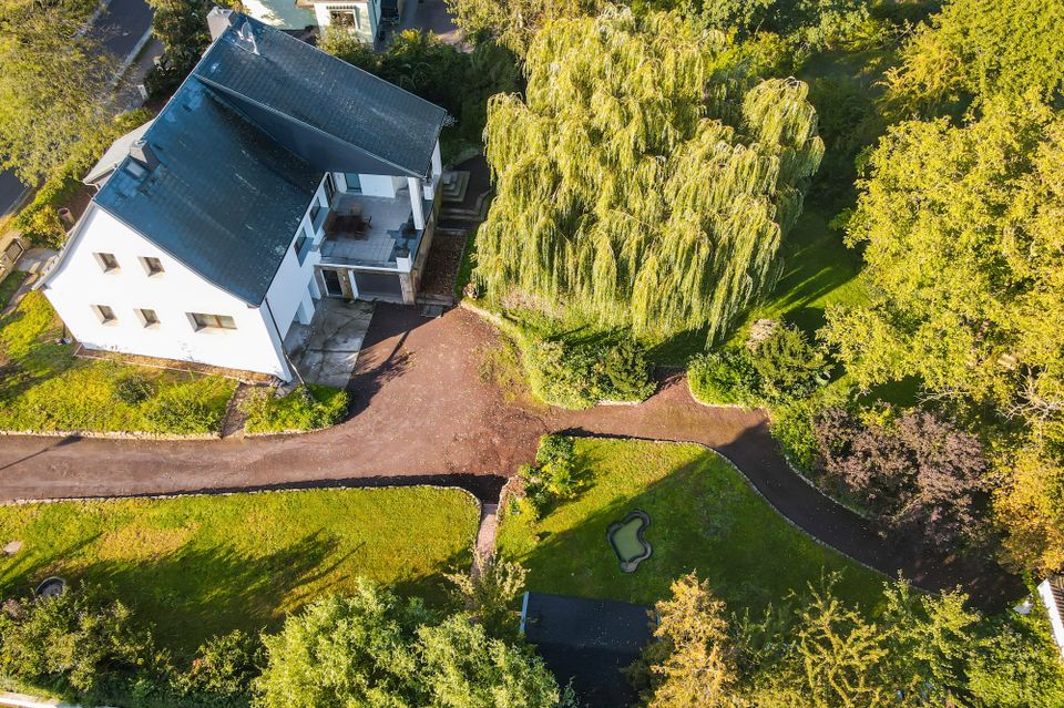 Einfamilienhaus mit viel Platz und Potenzial - mitten im Grünen ! in Gübs