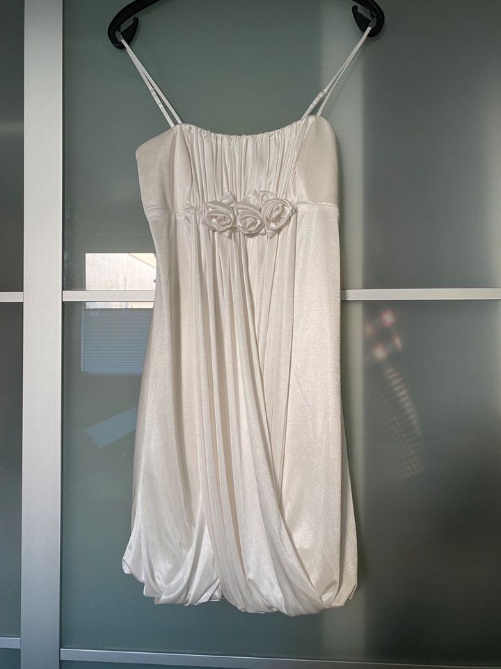 Weißes Kleid, Hochzeitskleid in Wuppertal