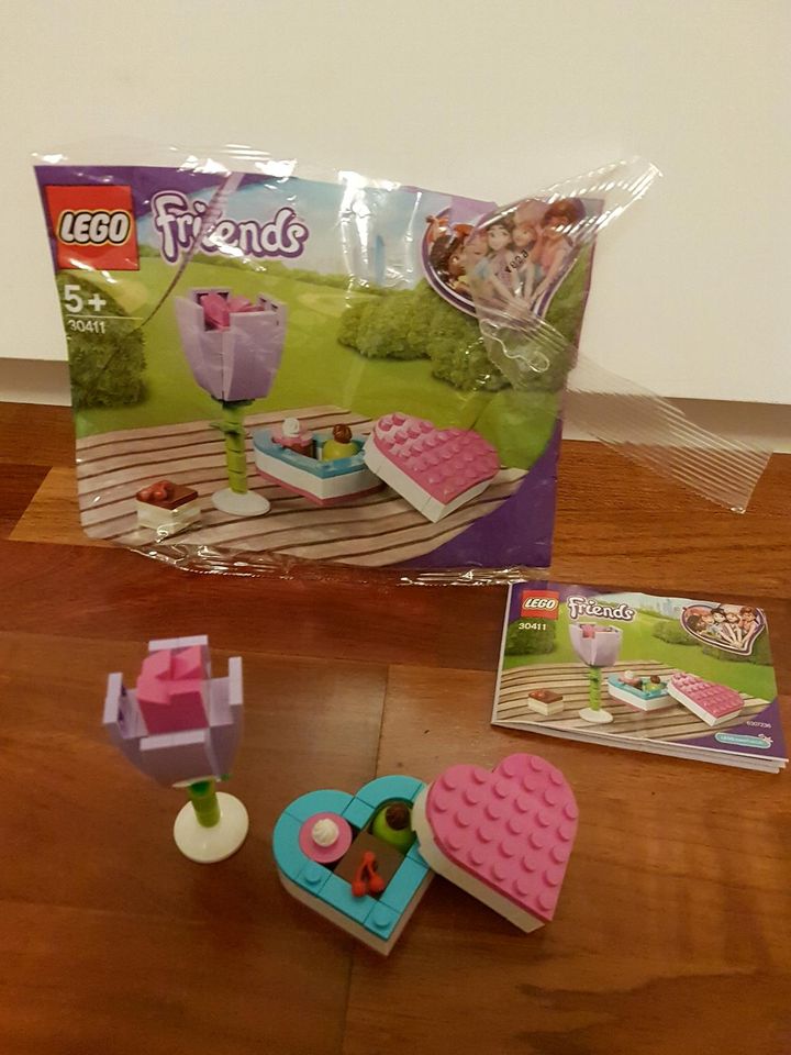 LEGO Friends 30411- Pralinenschachtel & Blume in Troisdorf