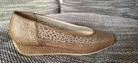 Pumps Keilabsatz von Linea Wallys, GR. 38,5*NEUwertig*Gold Bayern - Ruhpolding Vorschau