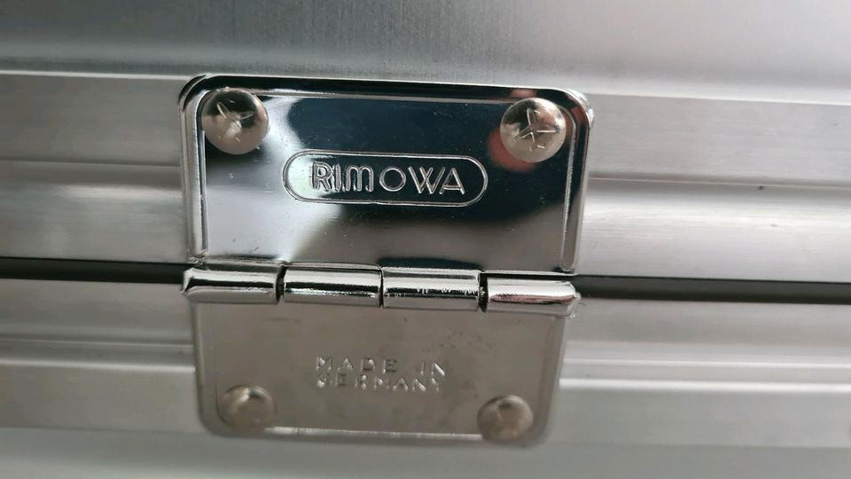 Rimowa Koffer classic flight attache in Essen