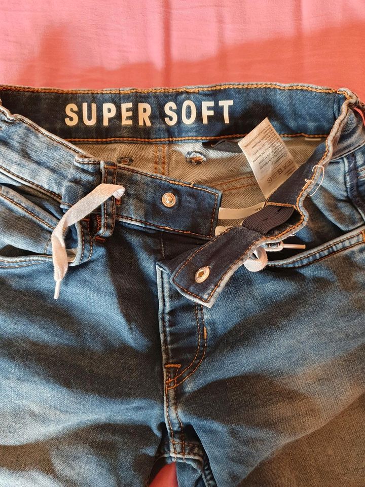 H&M Super Soft Jeans Gr 134 wie neu in Heideck