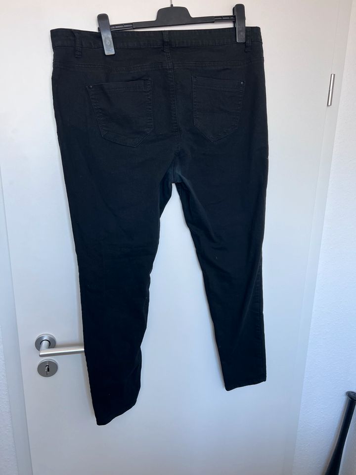 Schwarze Jeans 4XL 48 Clockhouse Plus Size Curvy Fashion in Bielefeld