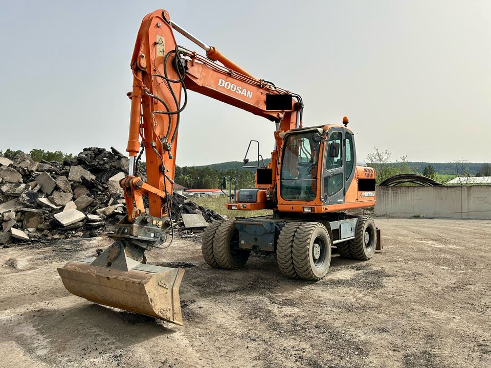 Doosan DX170W Mobilbagger 17,2t (2010 | 7.860h) in Amberg