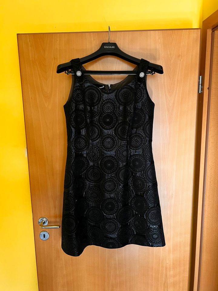 Abendkleid Ballkleid in schwarz - 38 - 1x getragen in Brackel