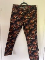 Jeans mit Blumen Hessen - Ulrichstein Vorschau