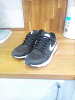 Nike Sneaker  42.5 Schwarz Niedersachsen - Holle Vorschau