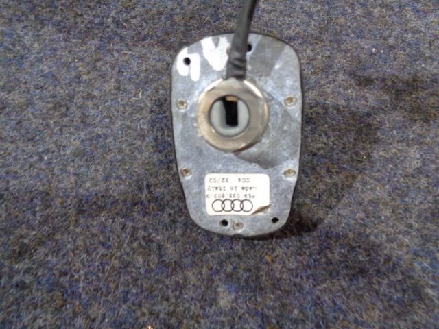 Audi A4 8E B6 B7 Dachantenne Antenne Dach Radioantenne 8E9035503 in Bruchsal