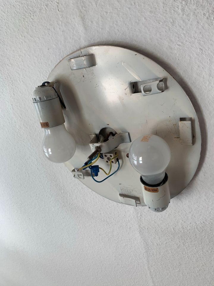 ‼️Reserviert‼️ Lampe Leuchte Licht 70er Wohnung Schön in Berlin