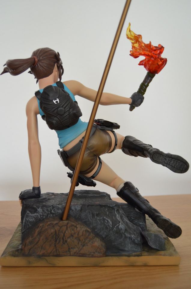 Tomb Raider Lara Croft Temple of Osiris Statue Figur Gaming in Leimen