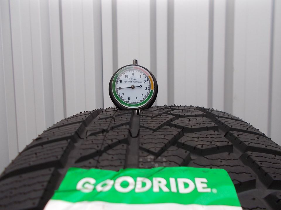 NEU 4x Winterreifen 235/45 R18 98V Goodride Z-507 XL M+S 8mm in Stöckse