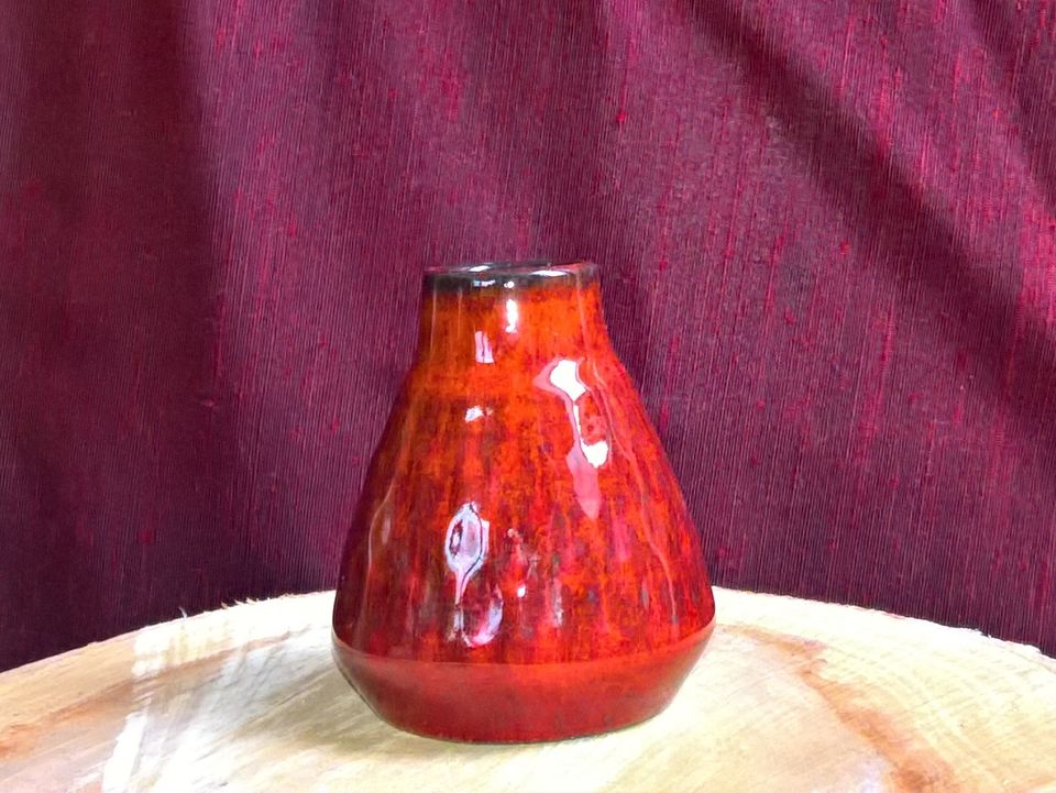 Kleine Keramik-Vase im Stil der späten 1950er in Neunkirchen a. Brand