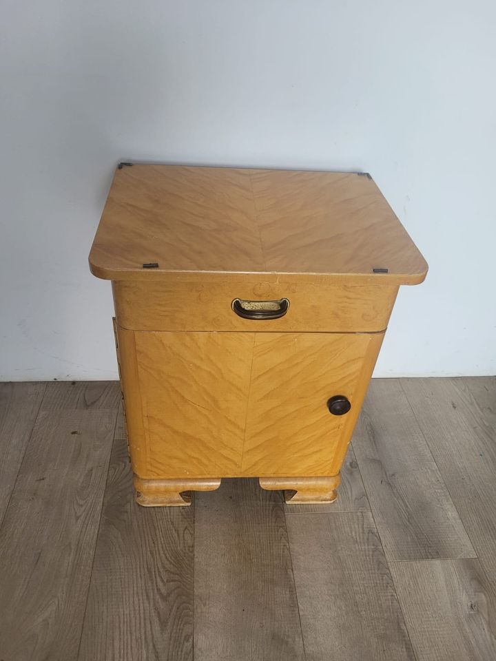 #A Nachttisch Nachtschrank Beistelltisch DDR Holz Schlafzimmer in Burgstädt