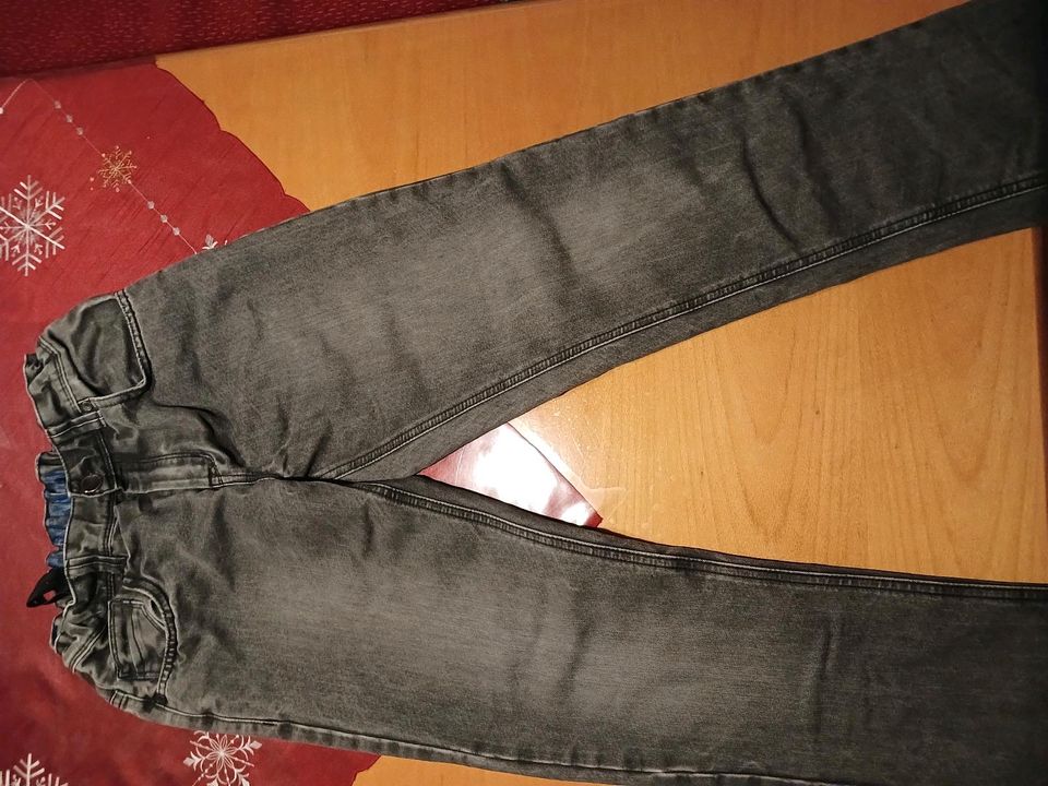 Jungen Jeans Set in Tiefenbach Kr Passau