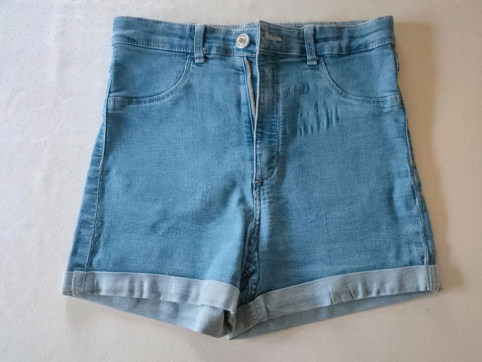 Mädchen Shorts Gr. 164 Jeans in Wallhausen