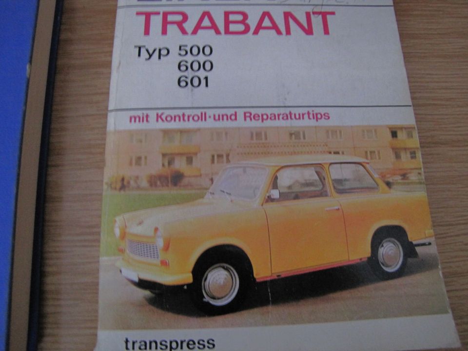 2 Bücher über Auto Trabant.Preis ist mit Versand. in Gimbweiler