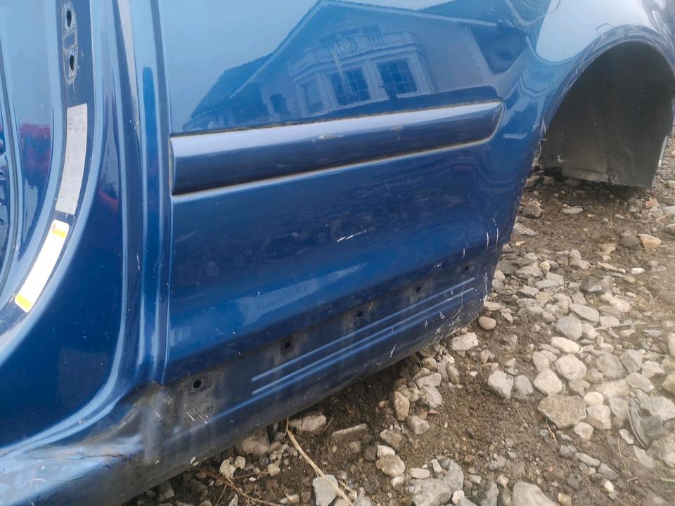 Seitenwand Blau hinten Links  Audi A4 B6 Cabrio 8H in Krunkel