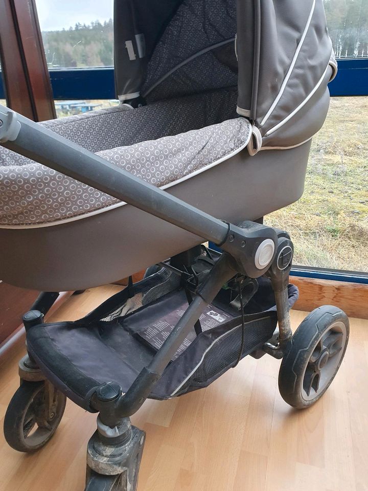 Kinderwagen mit viel Zubehör in Rudolstadt