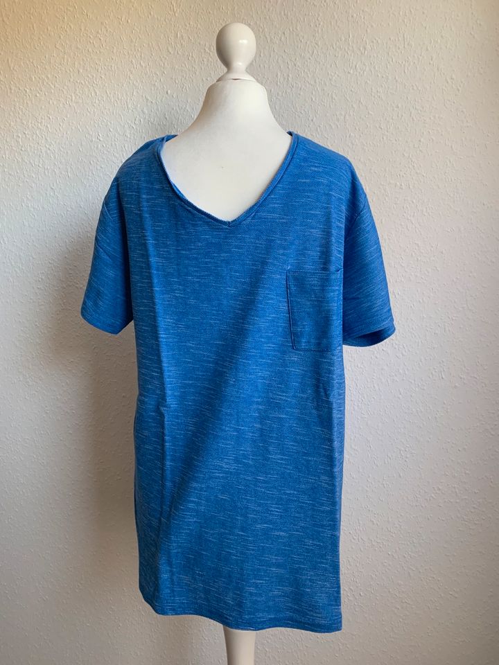 Basic T-Shirt Blau/Weiß meliert Gr. M in Rengsdorf