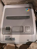 Super Nintendo mit 2 Controllern Kabeln und Secret of Mana Bayern - Kempten Vorschau