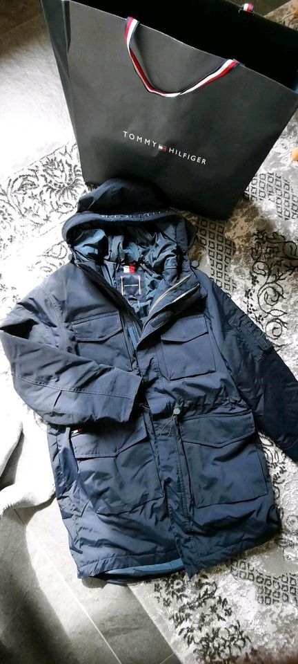 Tommy Hilfiger Jacke NEU in Auerbach