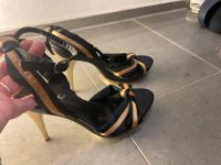 Schwarz goldene Absatzschuhe Gr. 39 neu Duisburg - Meiderich/Beeck Vorschau