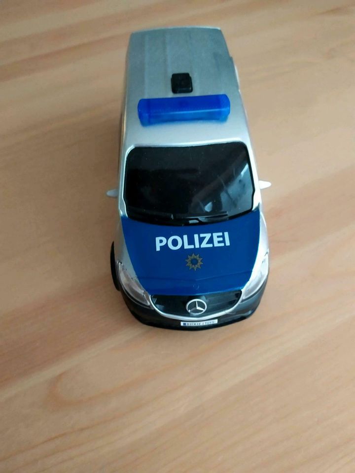 Polizeiauto mit Blitzer in Wiesbaden