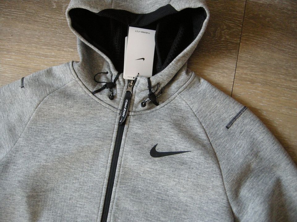 Nike Pro Therma Fit Jacke M Hoodie Full Zip Jacket DD1878-010 in Wolfsburg