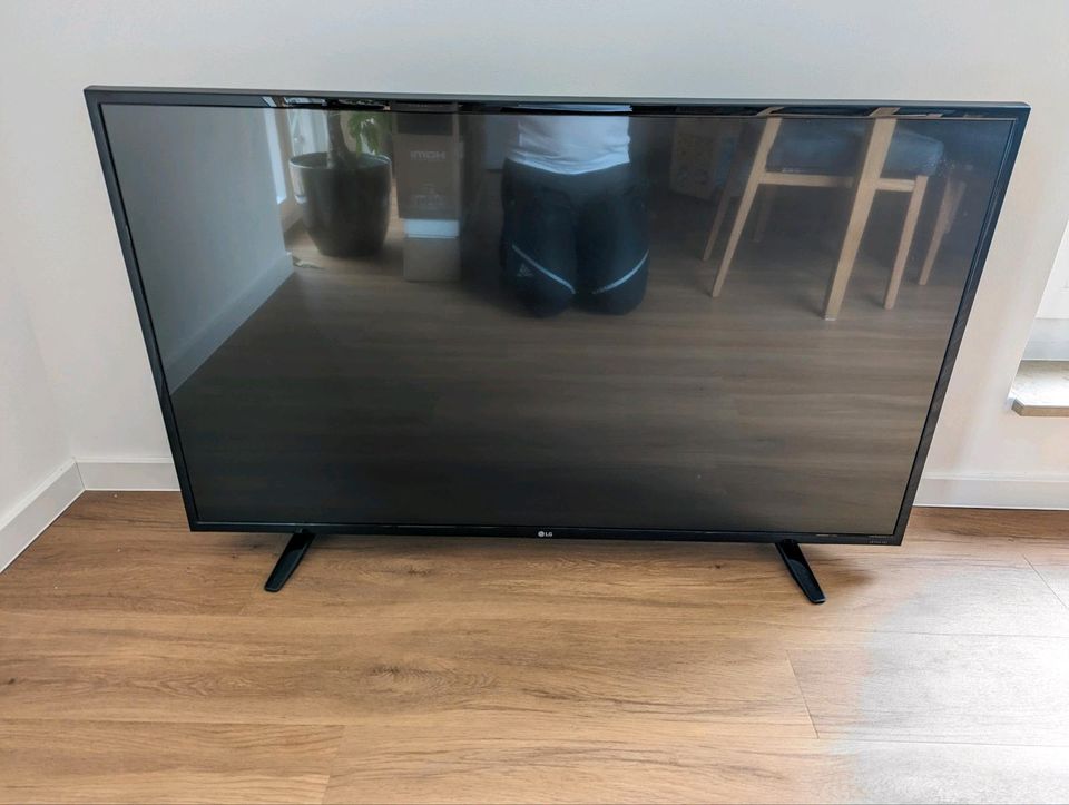 LG LCD Smart TV 49 Zoll (Modell 49UF6409) Fernseher in Dresden
