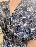 NEU Kleid Blumen Muster Wickeloptik Midi Stretch elegant Frühling Leipzig - Plagwitz Vorschau